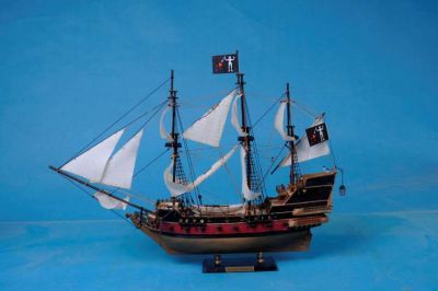 Blackbeards Queen Annes Revenge 24 - White Sails
