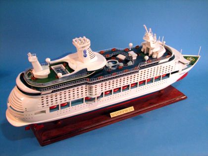 Navigator of the Seas 32 model ship