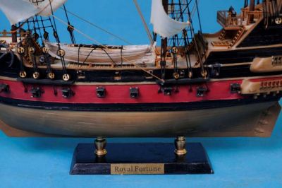 Black Barts Royal Fortune 24 - White Sails Black Barts Royal Fortune 24 - White Sails