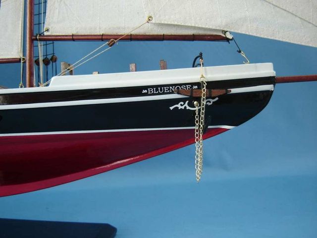 Bluenose Limited 44 Sailboat Schooner Model Ship  