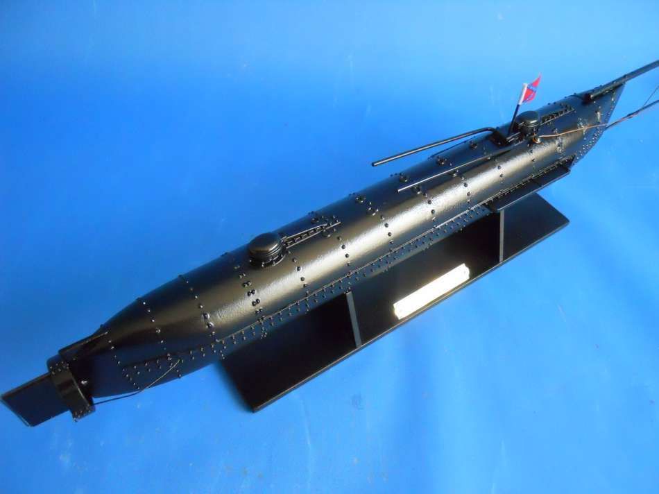 Buy H. L. Hunley Limited Civil Model Submarine 24in Model Ships
