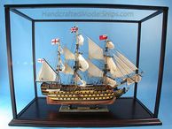 Display Cases and Tables 